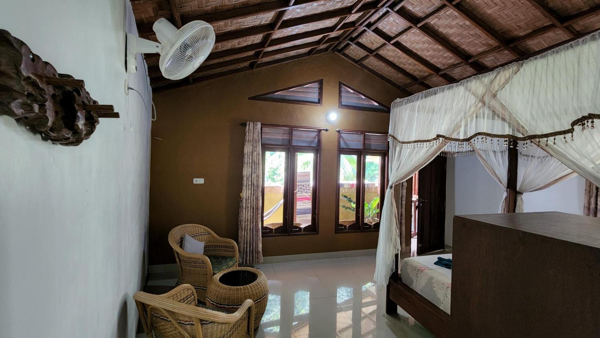 Sam'S Bungalows And Treks Bukit Lawang Exterior photo