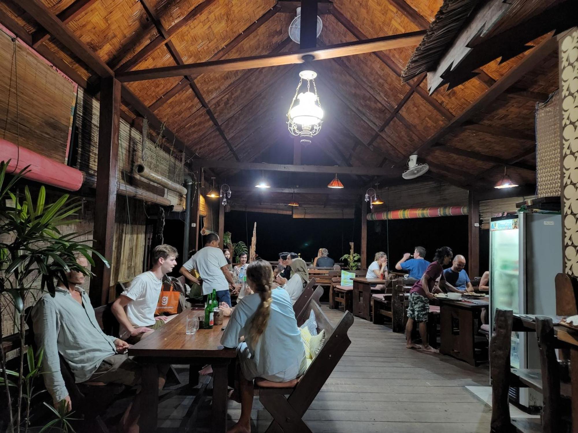 Sam'S Bungalows And Treks Bukit Lawang Exterior photo