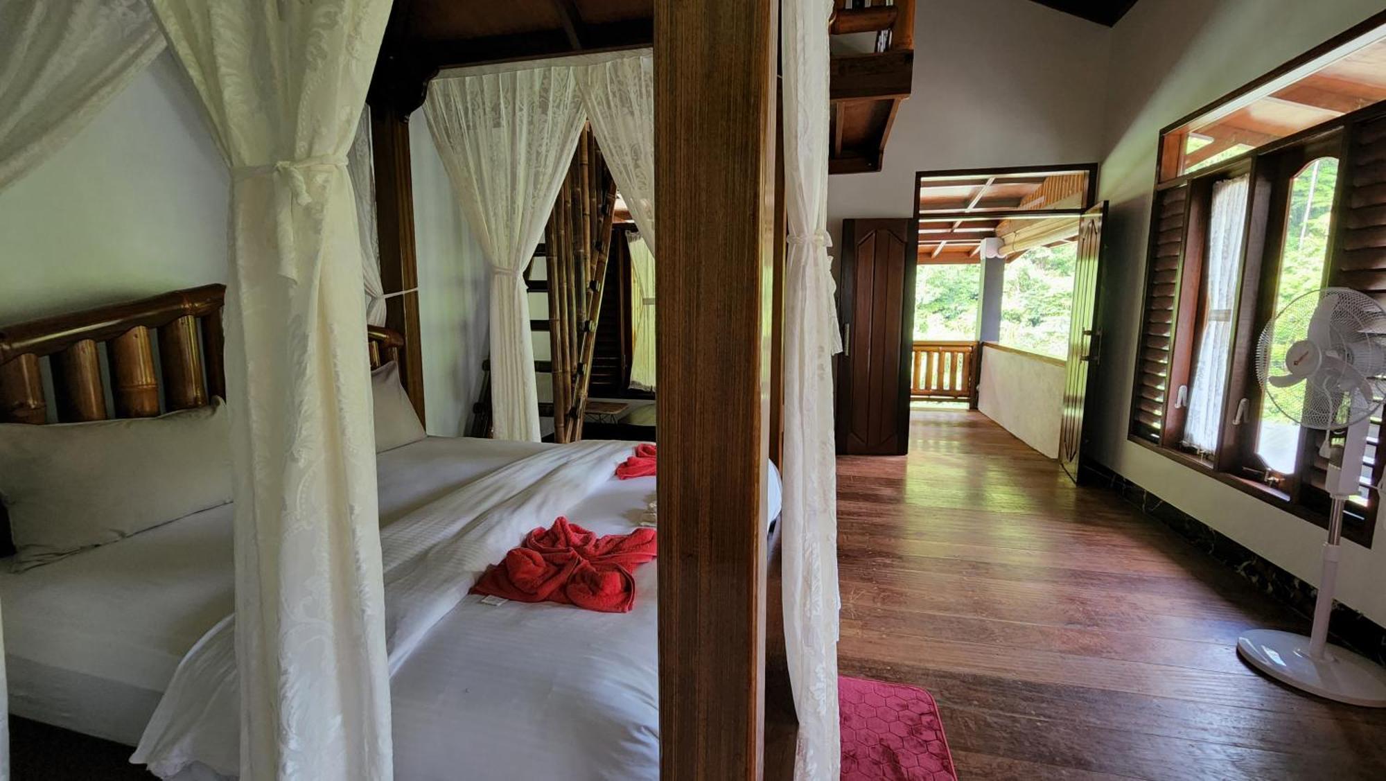 Sam'S Bungalows And Treks Bukit Lawang Exterior photo