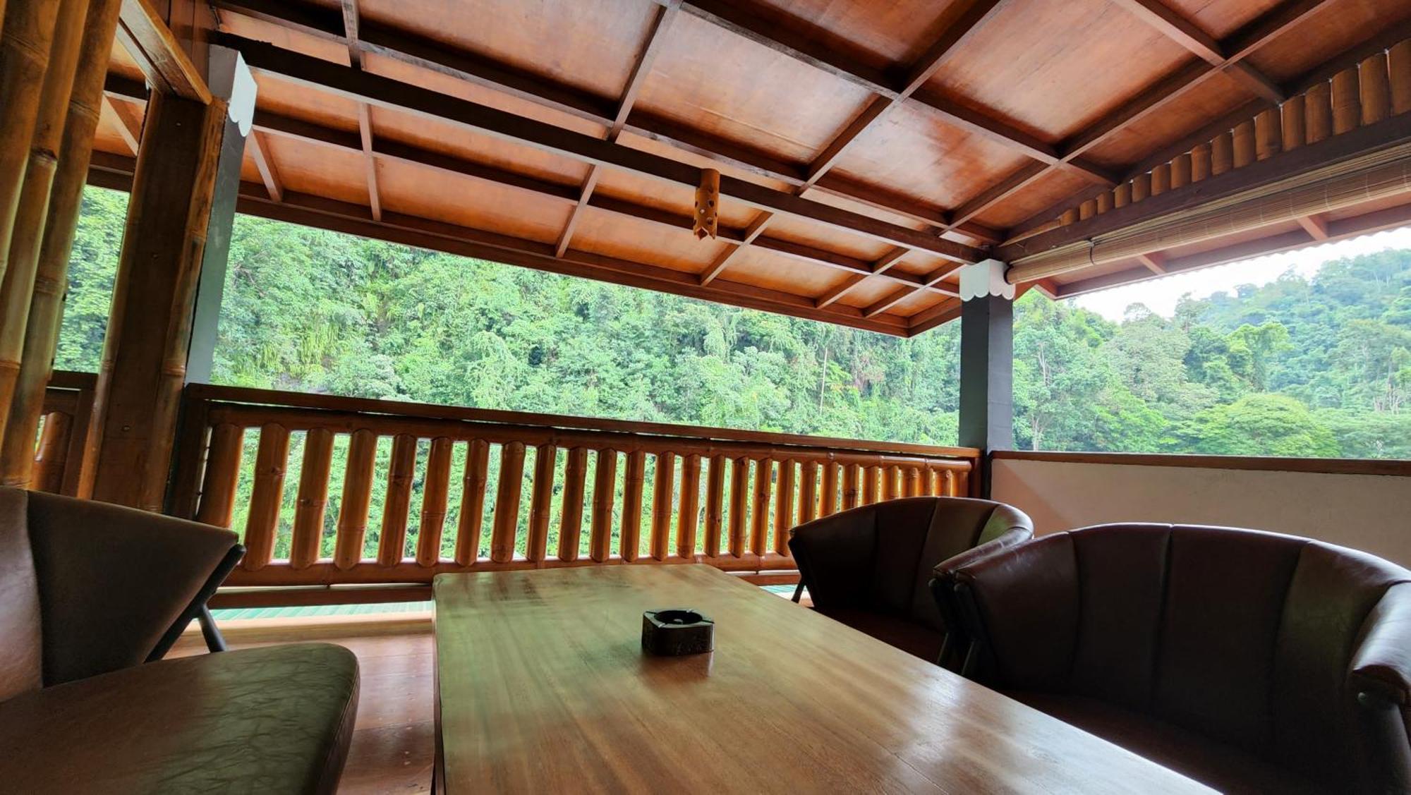 Sam'S Bungalows And Treks Bukit Lawang Exterior photo