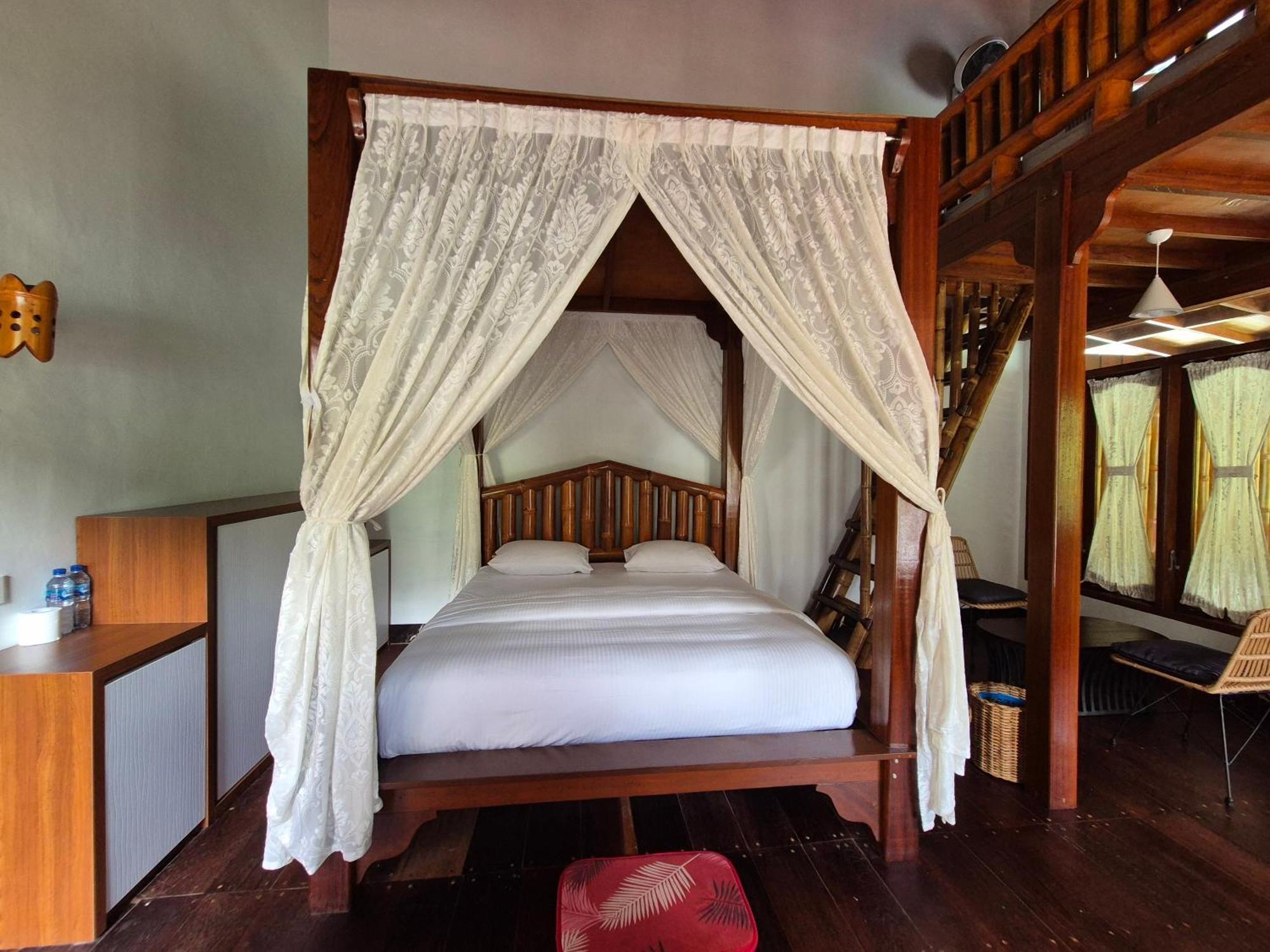 Sam'S Bungalows And Treks Bukit Lawang Exterior photo