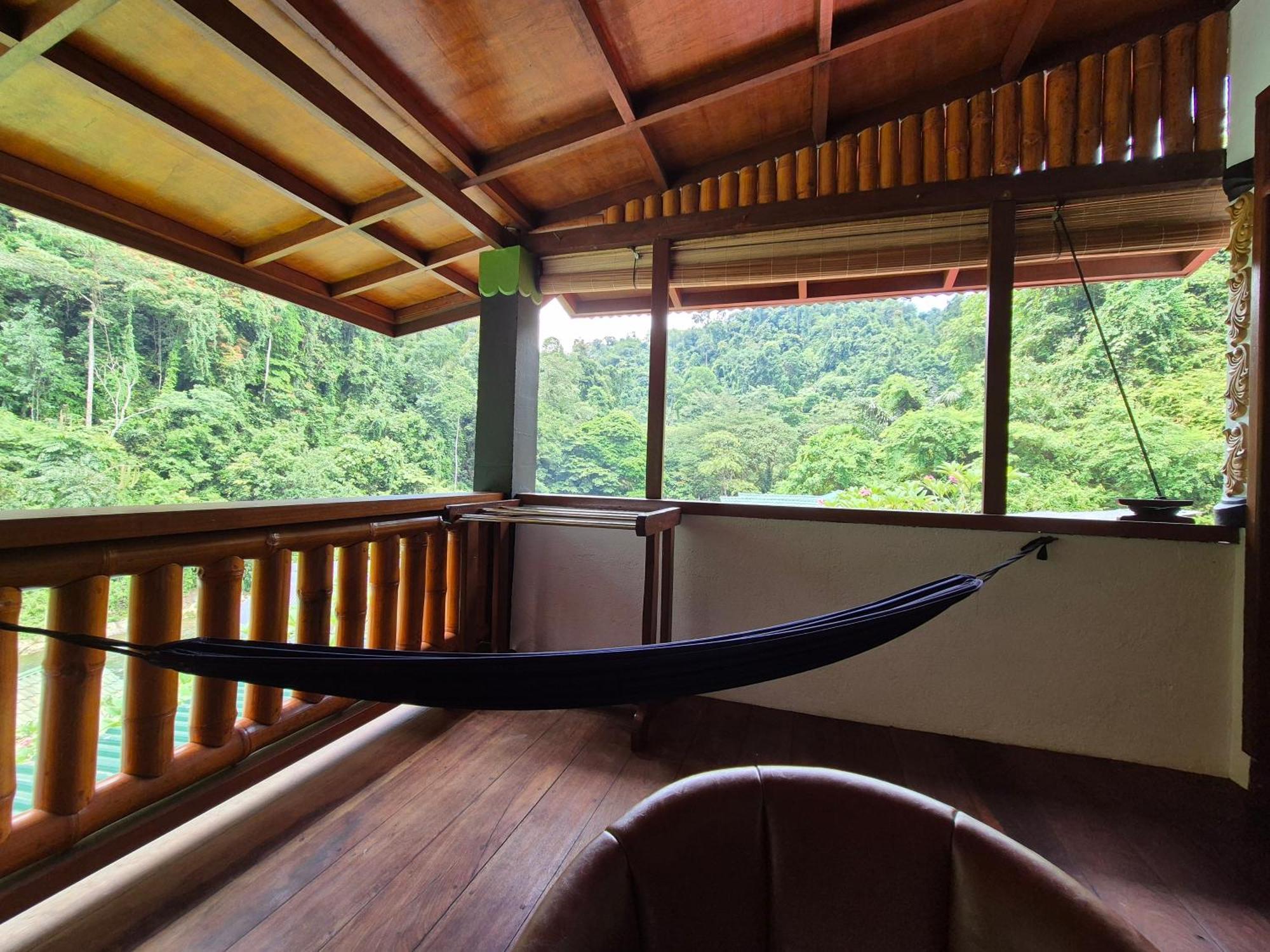 Sam'S Bungalows And Treks Bukit Lawang Exterior photo