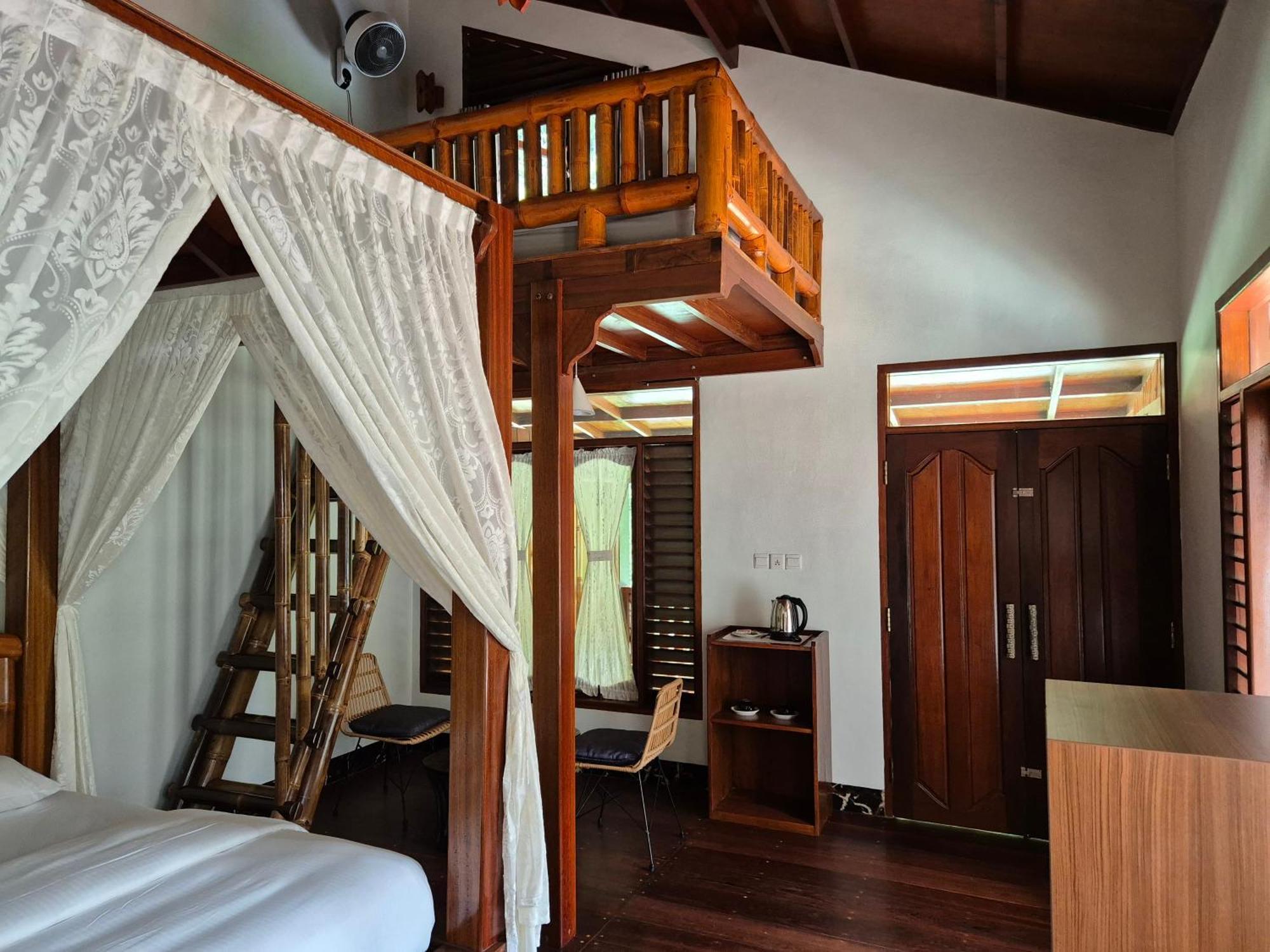 Sam'S Bungalows And Treks Bukit Lawang Exterior photo