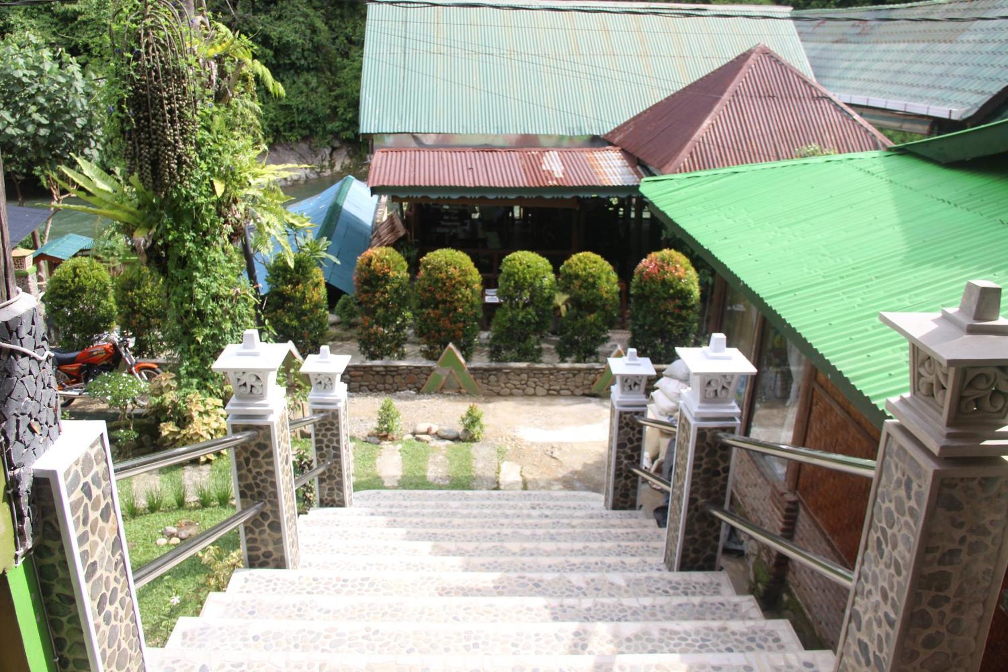 Sam'S Bungalows And Treks Bukit Lawang Exterior photo