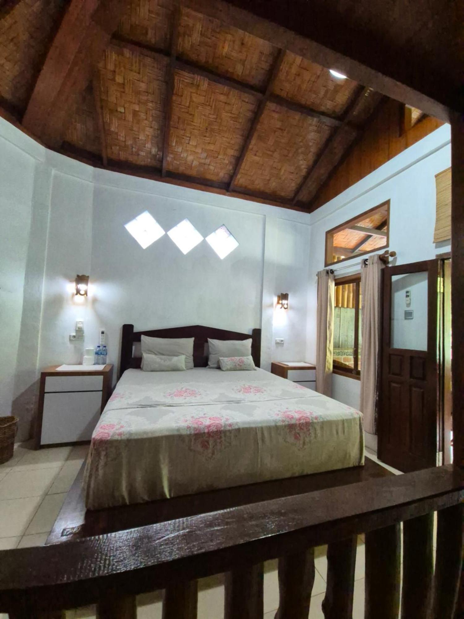 Sam'S Bungalows And Treks Bukit Lawang Exterior photo